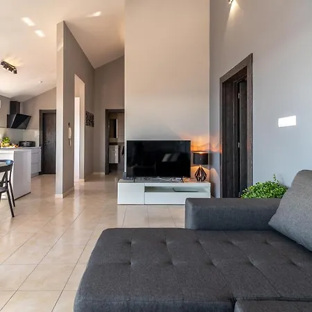 No. 8 Apartman