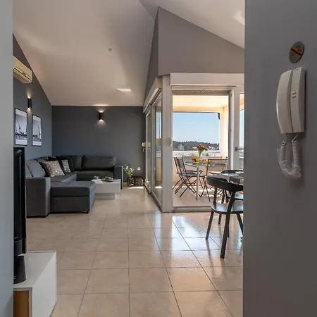 No. 8 Apartman