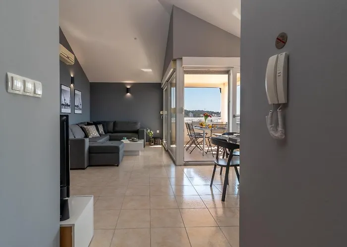 No. 8 Apartman