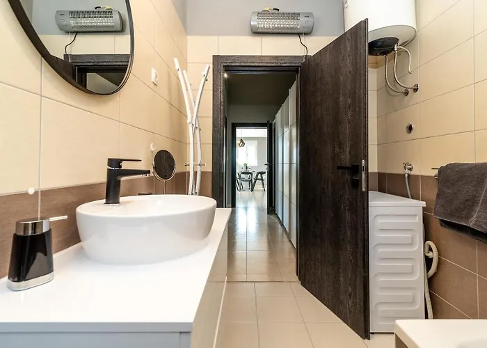 No. 8 Apartman